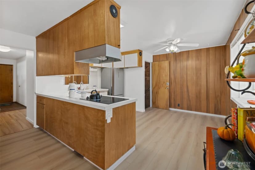 Property photo for 12225 Palatine Avenue N, Seattle photo 5