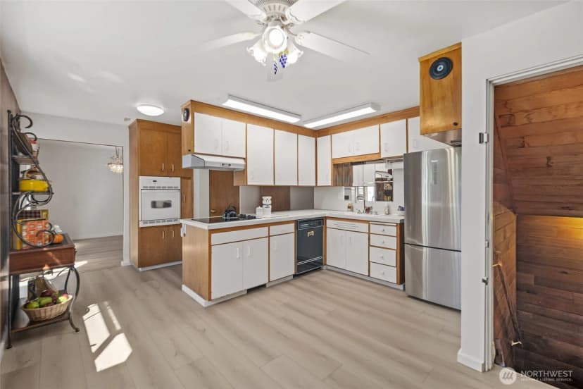 Property photo for 12225 Palatine Avenue N, Seattle photo 8