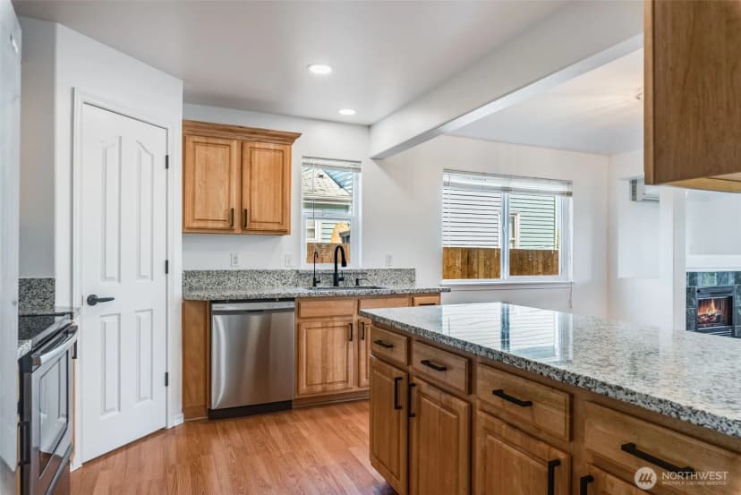 Property photo for 1750 S Ainsworth Avenue, Tacoma photo 8