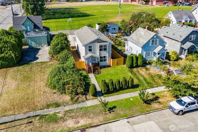 Property photo for 1750 S Ainsworth Avenue, Tacoma photo 3