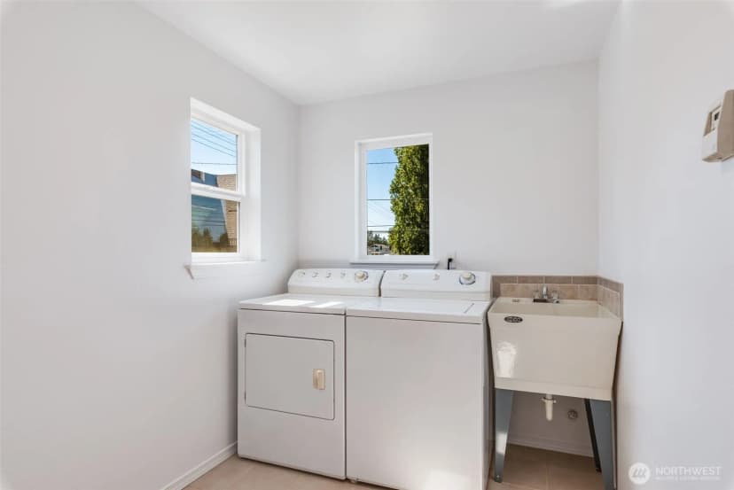 Property photo for 1750 S Ainsworth Avenue, Tacoma photo 16