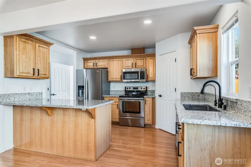 Property photo for 1750 S Ainsworth Avenue, Tacoma photo 7