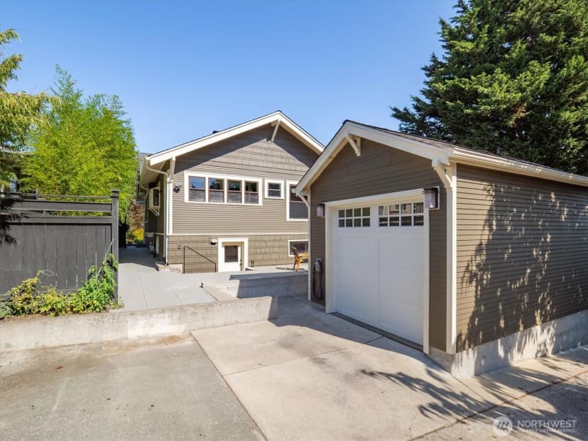 Property photo for 327 N 78th Street, Seattle photo 32