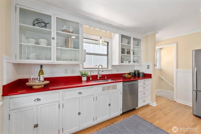 Property photo for 4025 Ne 58th Street, Seattle photo 8