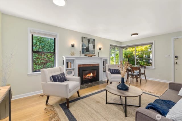 Property photo for 4025 Ne 58th Street, Seattle photo 5