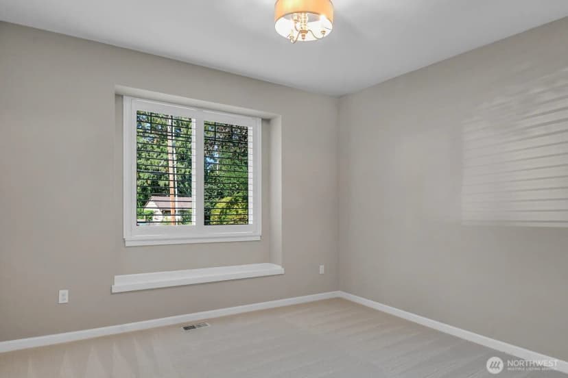 Property photo for 1052 Alder Street, Edmonds photo 9
