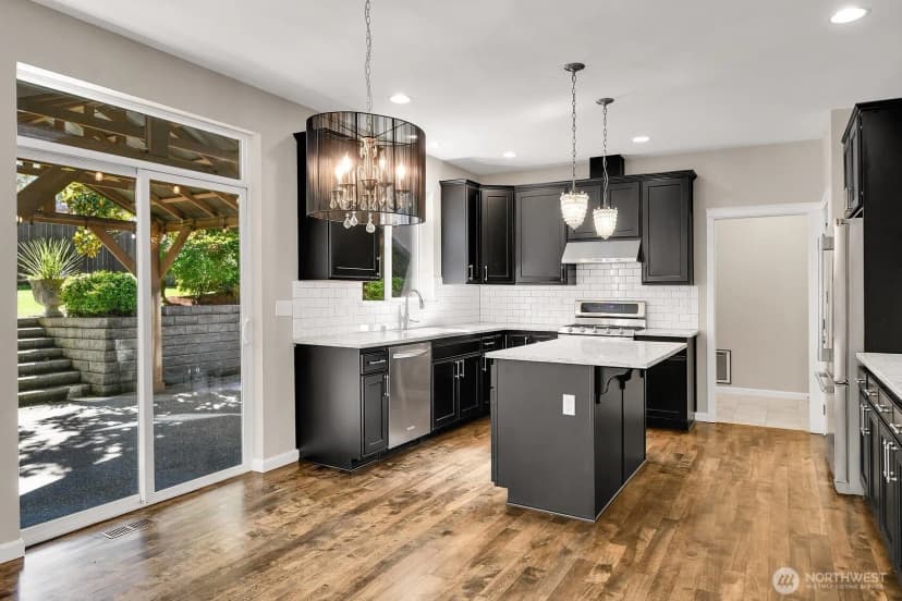 Property photo for 1052 Alder Street, Edmonds photo 4