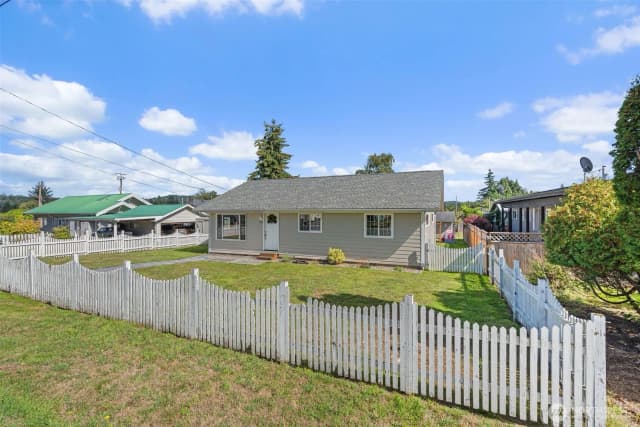 Property photo for 925 Limit Street, Raymond photo 2