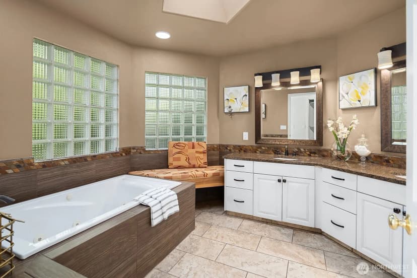 Property photo for 17008 72nd Place W, Edmonds photo 20