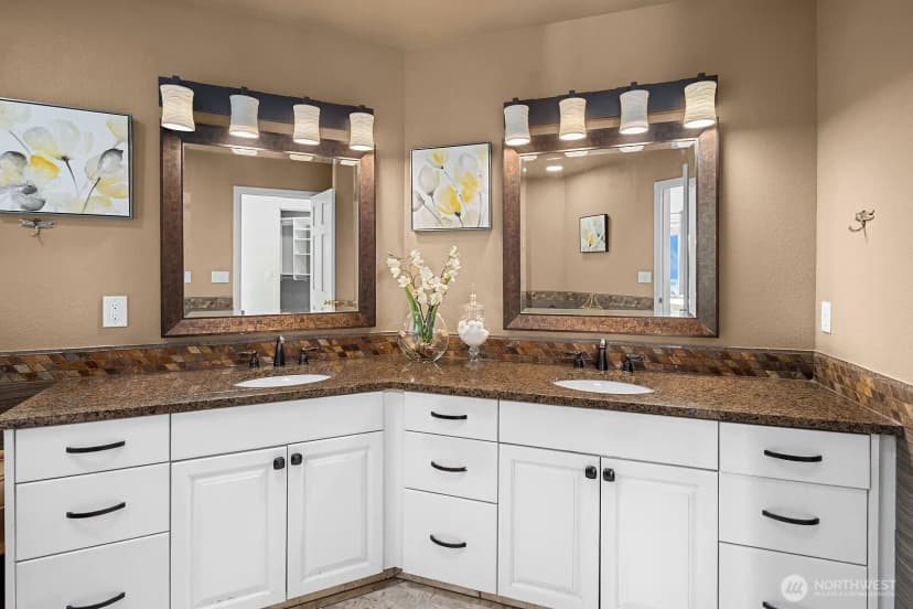 Property photo for 17008 72nd Place W, Edmonds photo 19