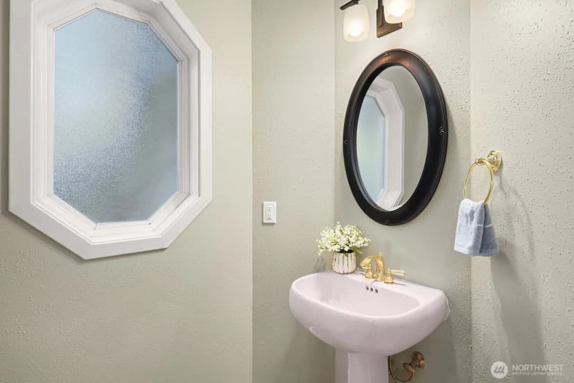 Property photo for 17008 72nd Place W, Edmonds photo 17