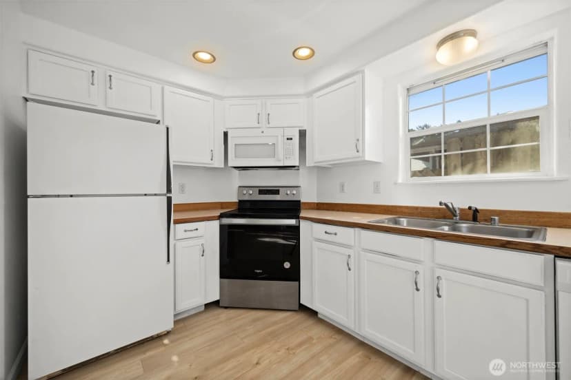 Property photo for 2126 Zephyr Place, Bellingham photo 10