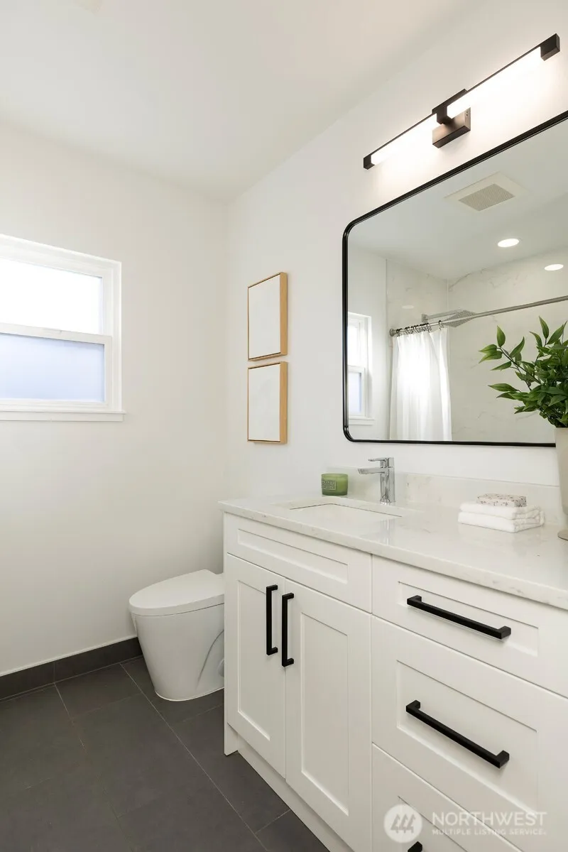 Property photo for 4747 Thackeray Place Ne, Seattle photo 16