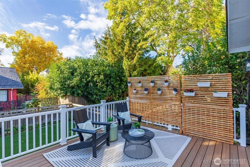 Property photo for 4747 Thackeray Place Ne, Seattle photo 12