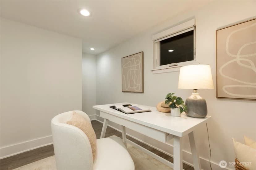 Property photo for 4747 Thackeray Place Ne, Seattle photo 24