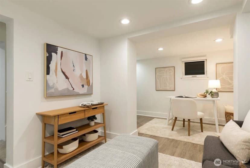 Property photo for 4747 Thackeray Place Ne, Seattle photo 23