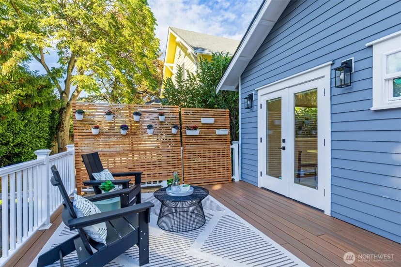 Property photo for 4747 Thackeray Place Ne, Seattle photo 31