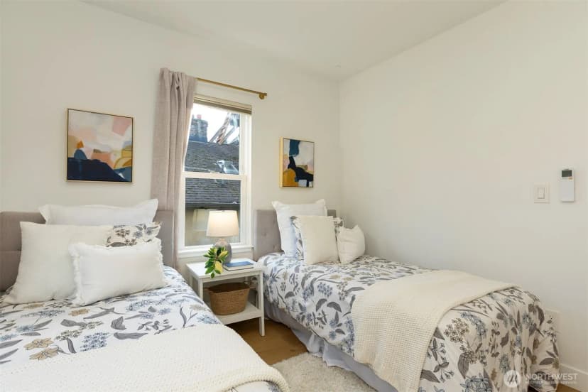 Property photo for 4747 Thackeray Place Ne, Seattle photo 14