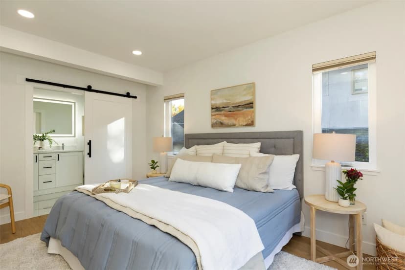 Property photo for 4747 Thackeray Place Ne, Seattle photo 17