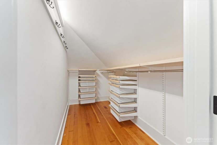 Property photo for 1912 26th Avenue E, Seattle photo 15