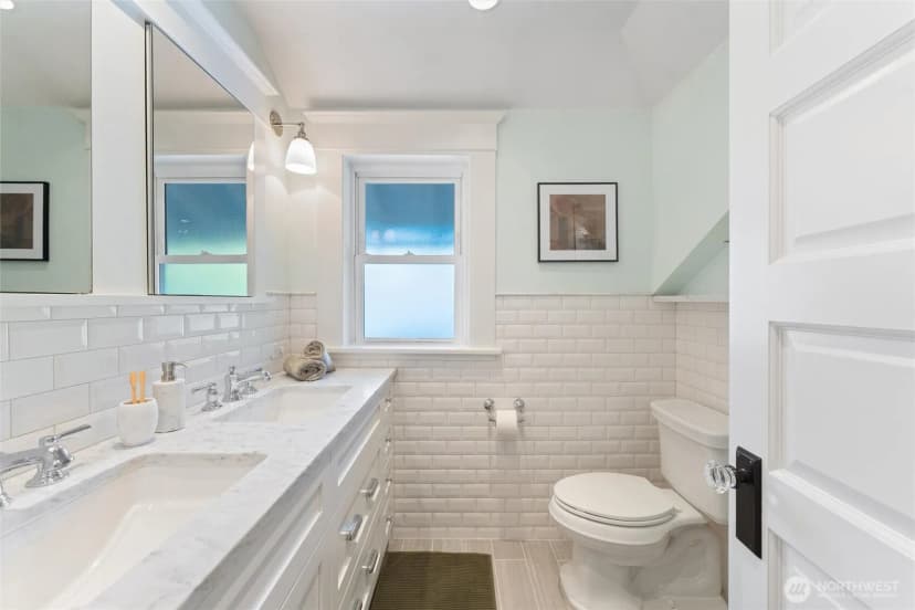 Property photo for 1912 26th Avenue E, Seattle photo 16
