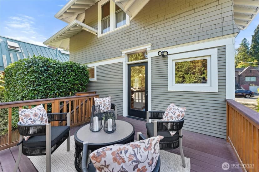 Property photo for 1912 26th Avenue E, Seattle photo 31