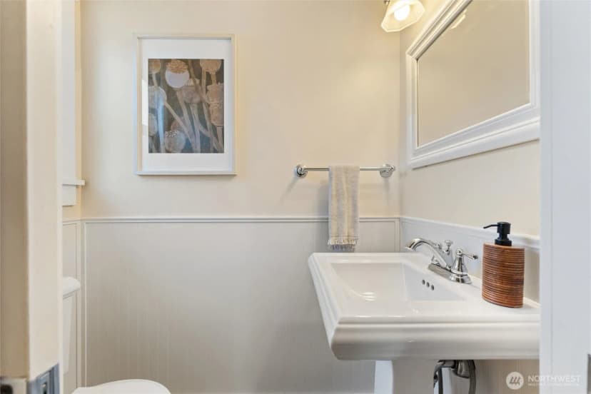 Property photo for 1912 26th Avenue E, Seattle photo 12