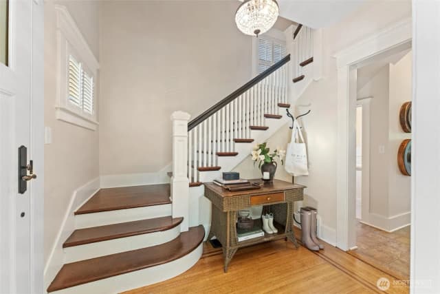 Property photo for 1912 26th Avenue E, Seattle photo 3