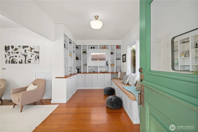 Property photo for 2821 21st Avenue S, Seattle photo 2