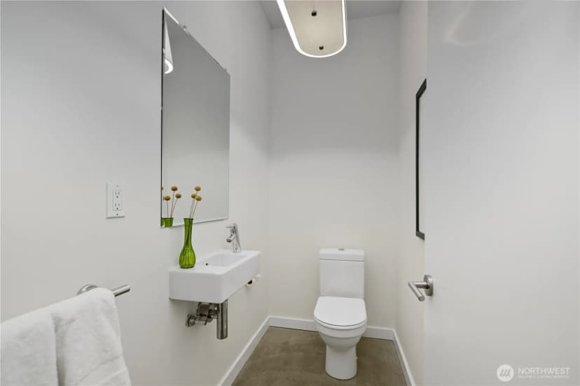 Property photo for 2821 21st Avenue S, Seattle photo 16