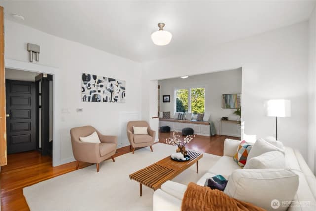 Property photo for 2821 21st Avenue S, Seattle photo 4
