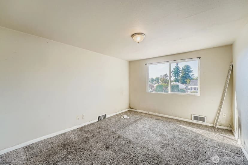 Property photo for 13610 8th Avenue Sw, Burien photo 12