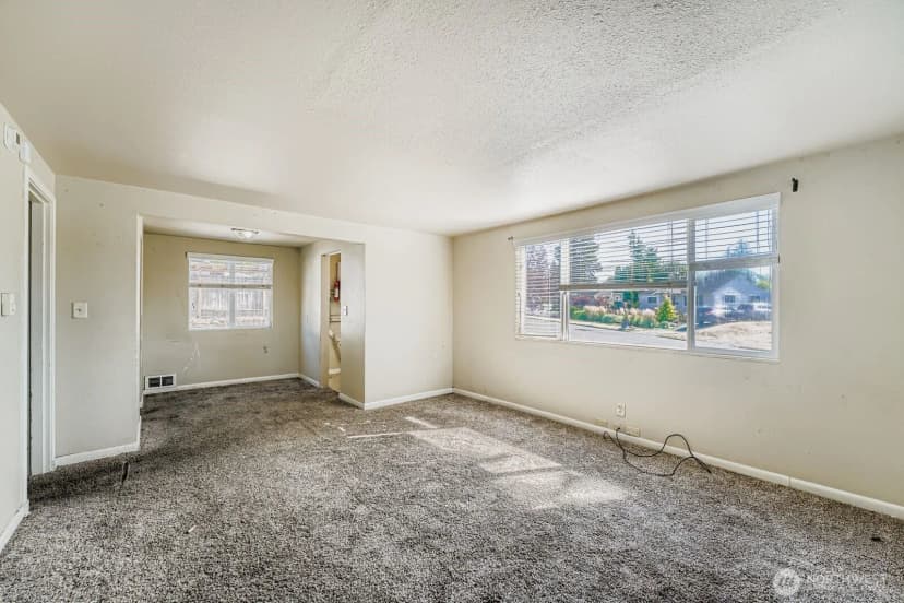 Property photo for 13610 8th Avenue Sw, Burien photo 6