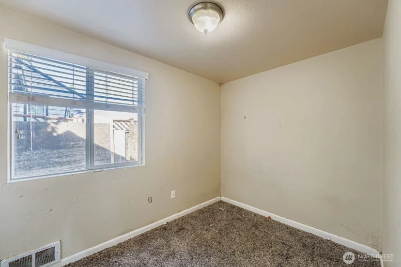 Property photo for 13610 8th Avenue Sw, Burien photo 17
