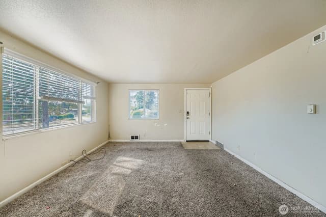 Property photo for 13610 8th Avenue Sw, Burien photo 4