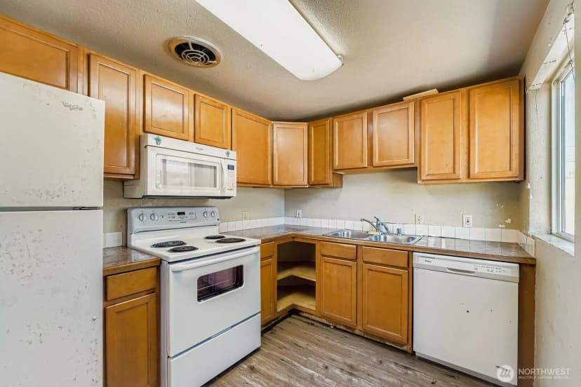 Property photo for 13610 8th Avenue Sw, Burien photo 11