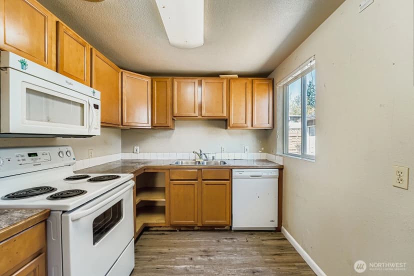 Property photo for 13610 8th Avenue Sw, Burien photo 9