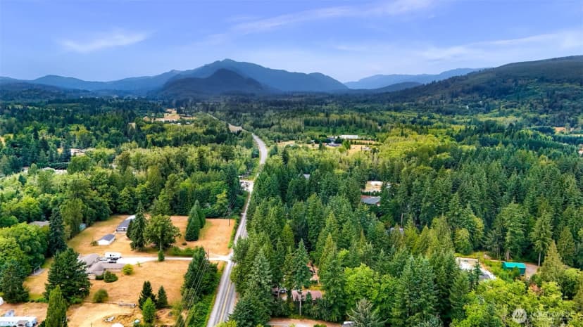 Property photo for 3731 Old Highway 99 Road N, Burlington photo 38