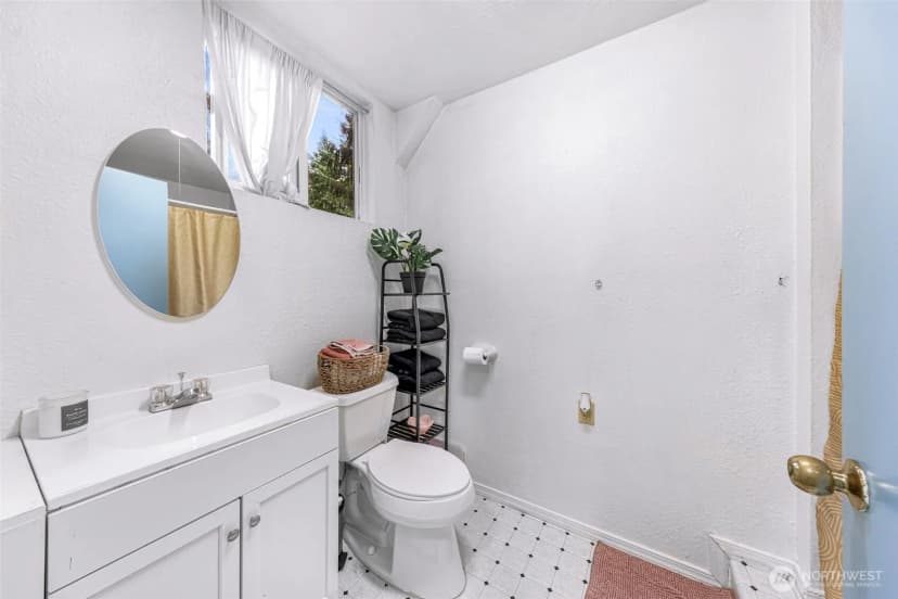 Property photo for 3731 Old Highway 99 Road N, Burlington photo 32