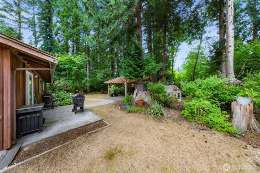 Property photo for 3731 Old Highway 99 Road N, Burlington photo 23