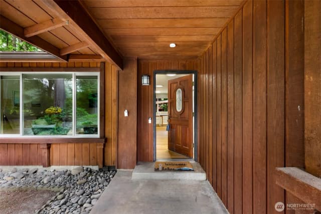 Property photo for 3731 Old Highway 99 Road N, Burlington photo 4