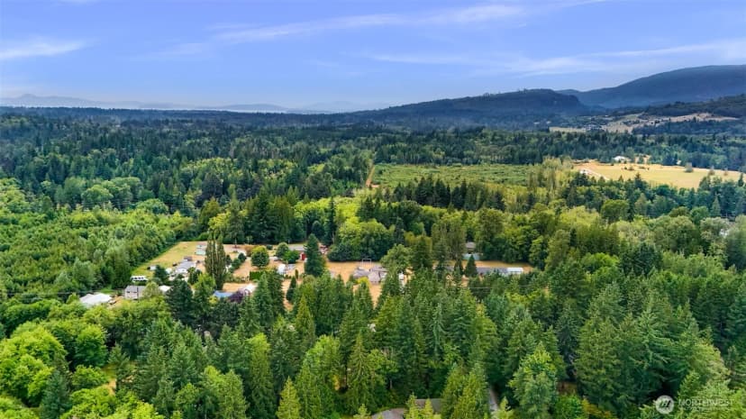 Property photo for 3731 Old Highway 99 Road N, Burlington photo 37