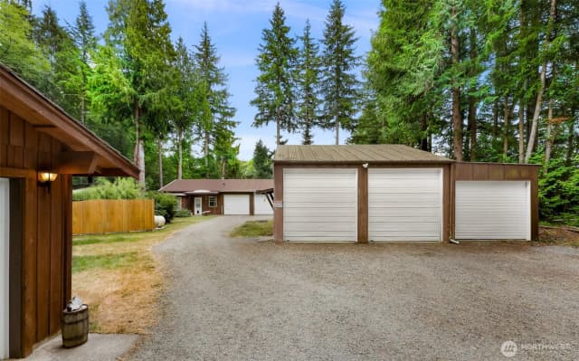 Property photo for 3731 Old Highway 99 Road N, Burlington photo 3