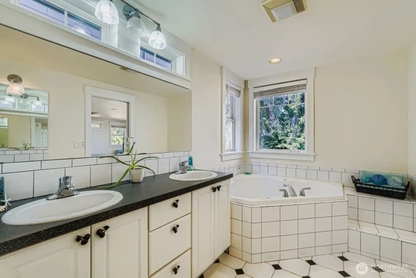 Property photo for 8309 California Avenue Sw, Seattle photo 15