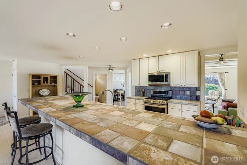 Property photo for 8309 California Avenue Sw, Seattle photo 6