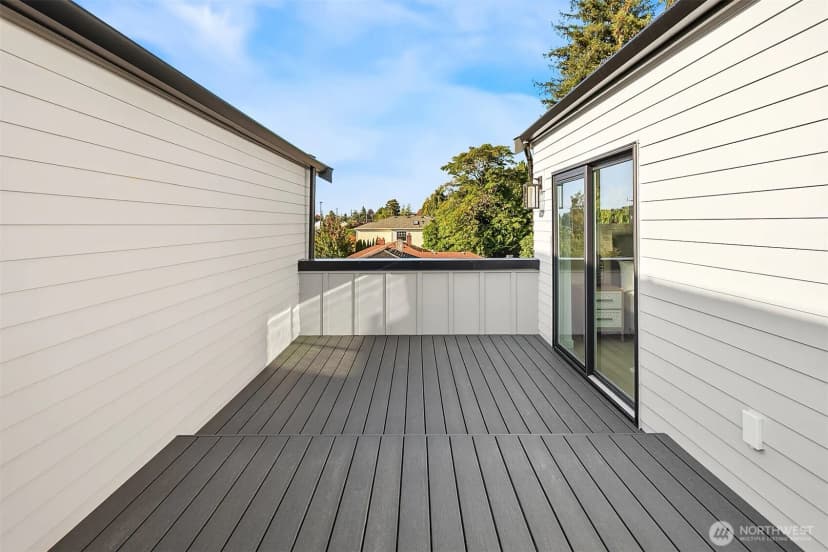 Property photo for 3010 B 32nd Avenue W, Seattle photo 23