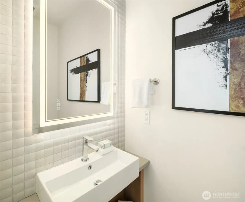 Property photo for 3010 B 32nd Avenue W, Seattle photo 7