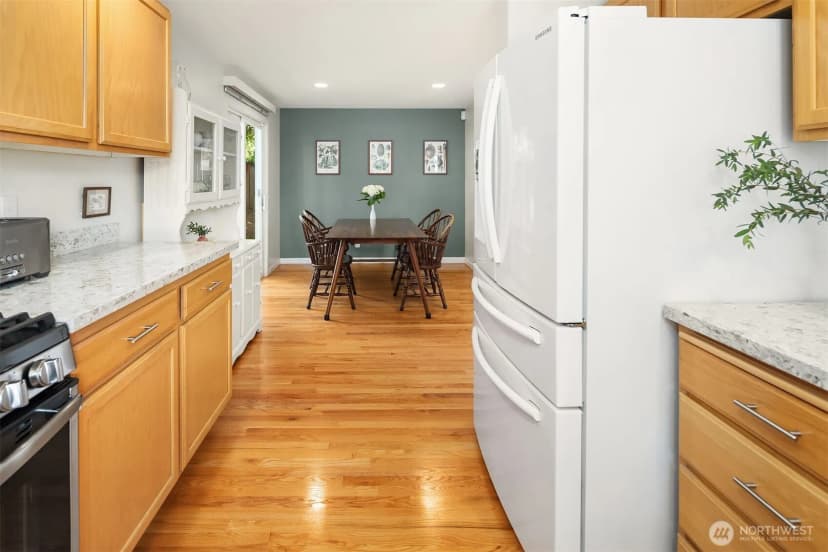Property photo for 12741 37th Avenue Ne, Seattle photo 11