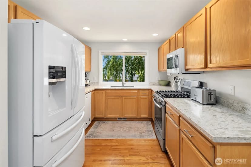 Property photo for 12741 37th Avenue Ne, Seattle photo 8