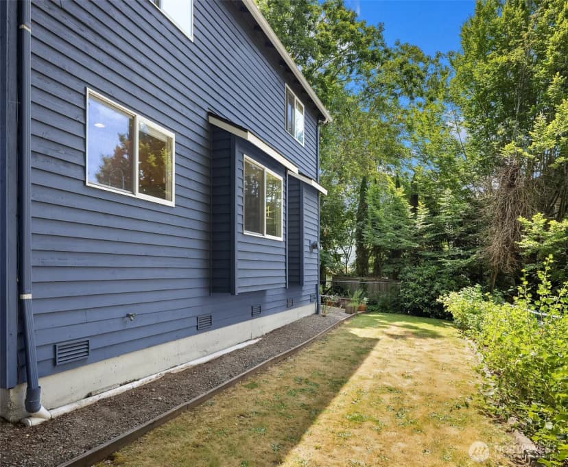 Property photo for 12741 37th Avenue Ne, Seattle photo 32
